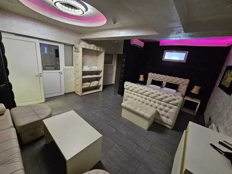 Četvorokrevetni apartmani Zemun